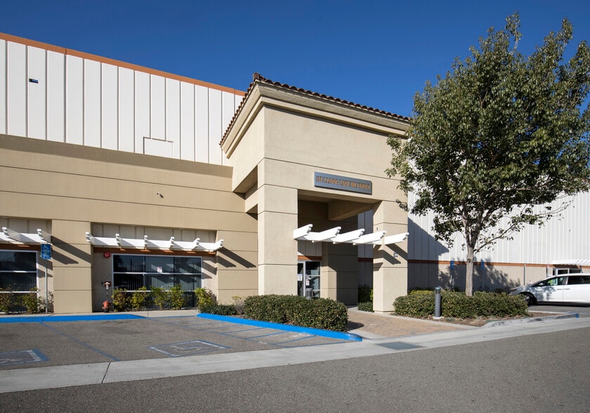 3233 E Mission Oaks Blvd, Camarillo, CA for lease - Building Photo - Image 3 of 56