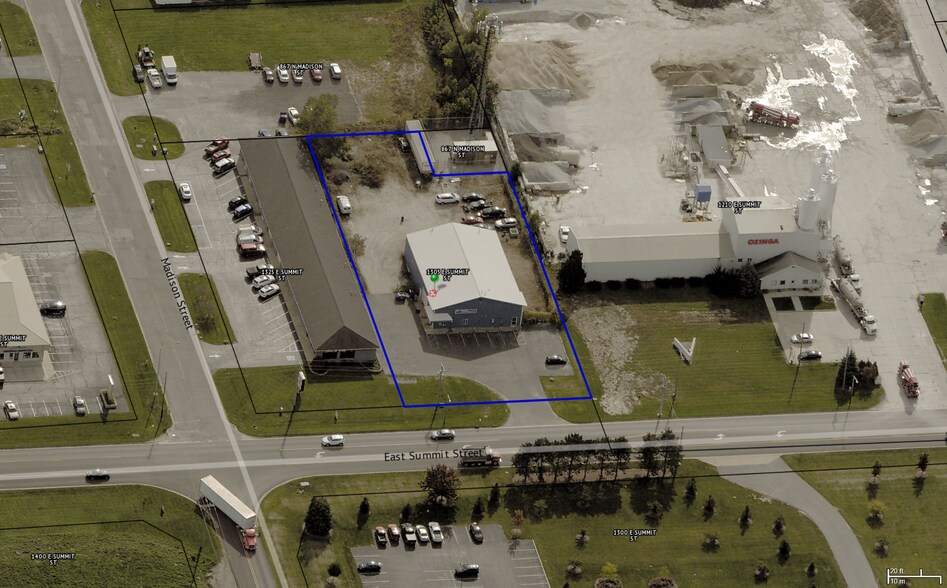 1305 E Summit St, Crown Point, IN à vendre - Aérien - Image 1 de 12