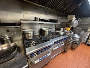 208 Grand St, Brooklyn, NY à louer Photo du bâtiment- Image 2 de 10