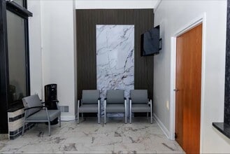 10354 S Harlem Ave, Palos Hills, IL for lease Lobby- Image 2 of 11