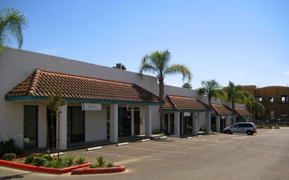 109-155 E Arrow Hwy, San Dimas, CA for lease - Building Photo - Image 2 of 7