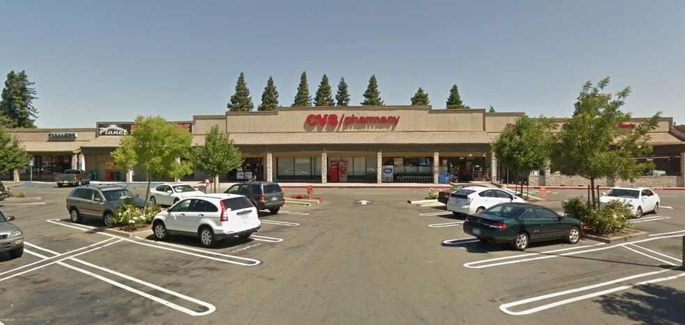 8511-8607 Elk Grove Blvd, Elk Grove, CA for lease - Building Photo - Image 2 of 4
