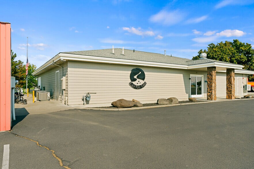 31 Ray Rd, Sunnyside, WA à vendre - Photo du bâtiment - Image 2 de 48