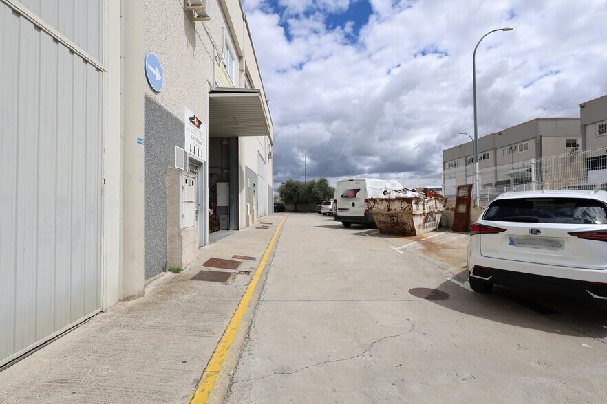 Calle Roma, Casarrubuelos, Madrid for sale - Building Photo - Image 3 of 6