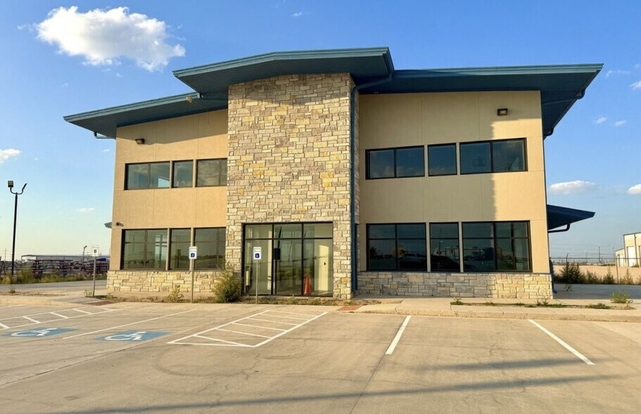 9309 W I-20, Midland, TX à louer - Photo du bâtiment - Image 2 de 14