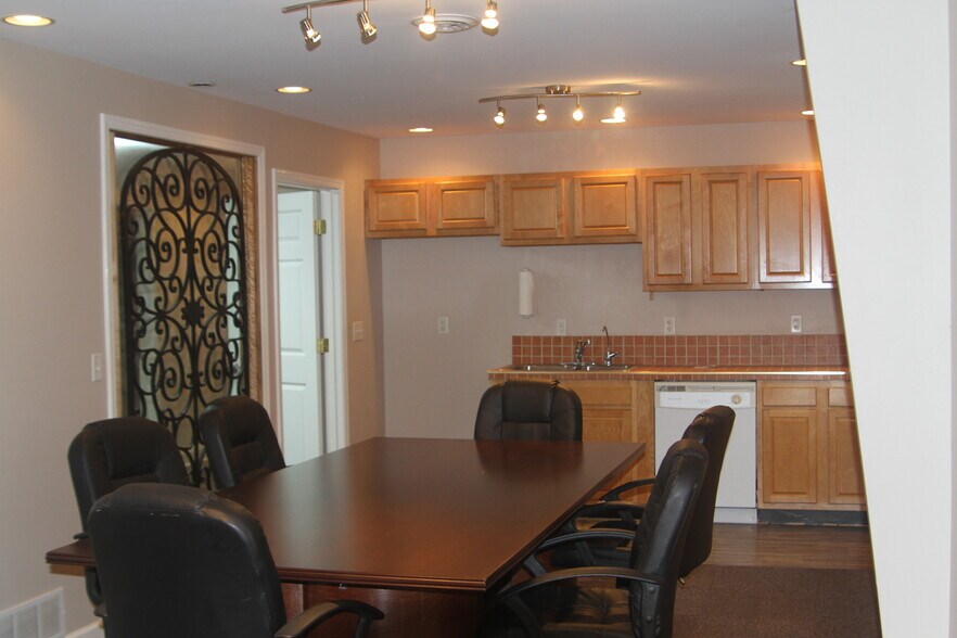 210 N West St, Hillsboro, OH for sale - Building Photo - Image 2 of 36