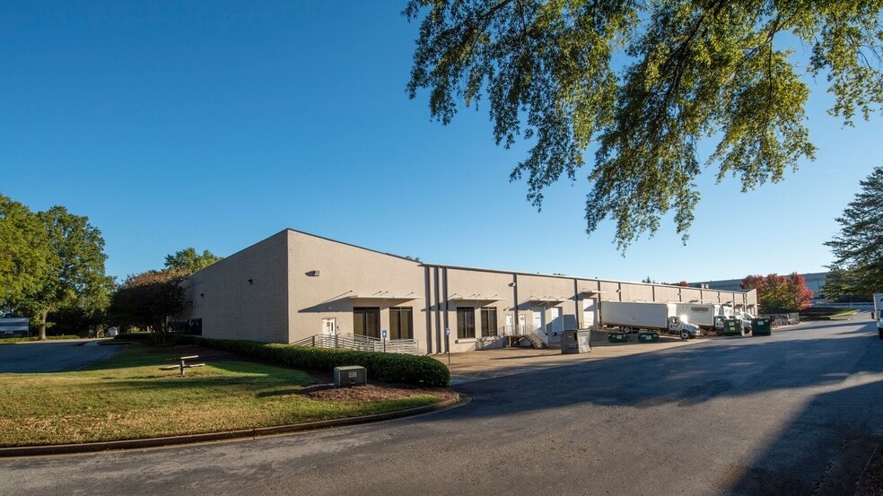 3800 Camp Creek Pky, Atlanta, GA for lease - Building Photo - Image 3 of 5