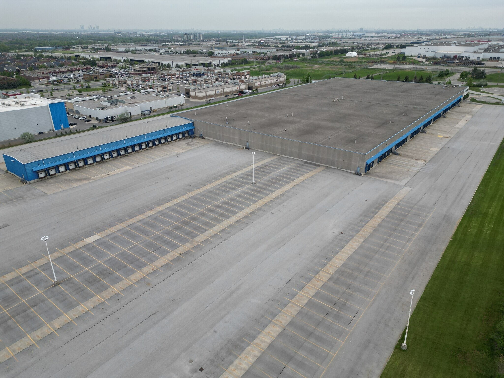 2600 N Park Dr, Brampton, ON for lease Building Photo- Image 1 of 4