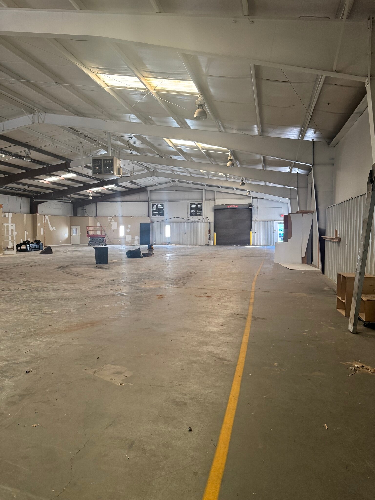 814 Jefferson St, Atlanta, GA for lease Interior Photo- Image 1 of 3