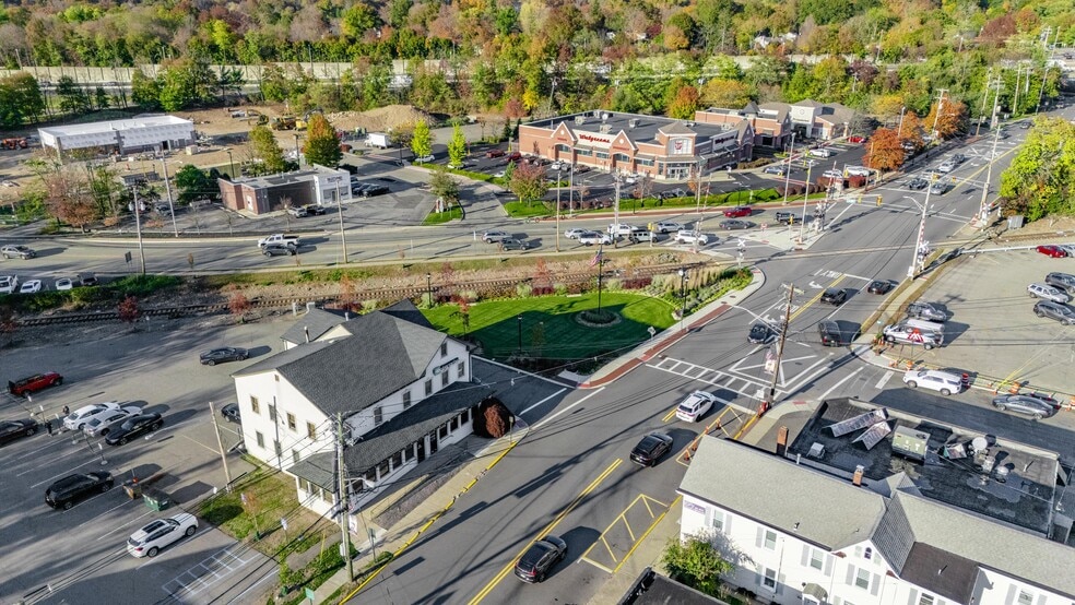 393 Ramapo Valley Rd, Oakland, NJ for sale - Building Photo - Image 2 of 30