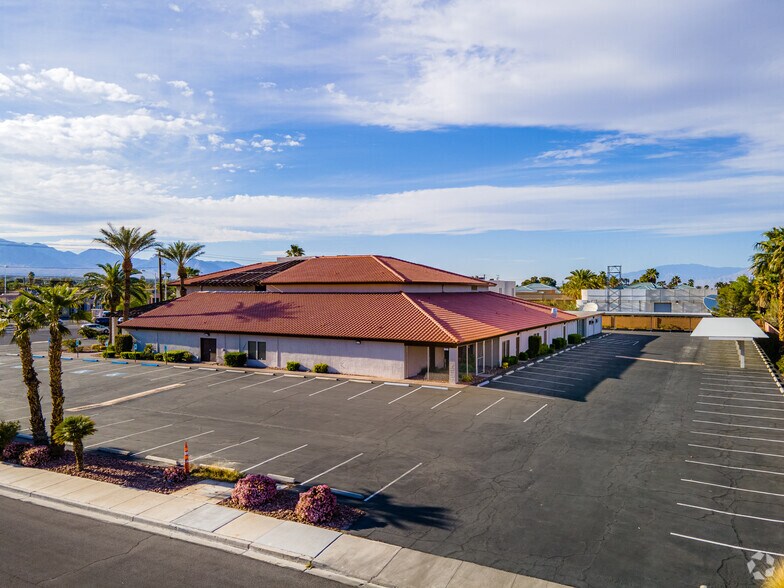 3880 S Jones Blvd, Las Vegas, NV à louer - Photo du bâtiment - Image 3 de 4