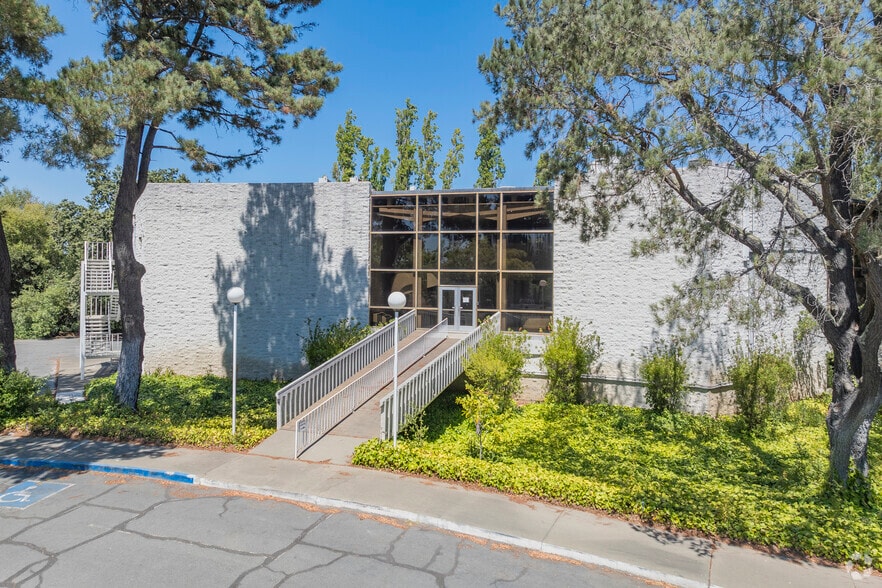 2301 Napa Vallejo Hwy, Napa, CA for lease - Building Photo - Image 3 of 119