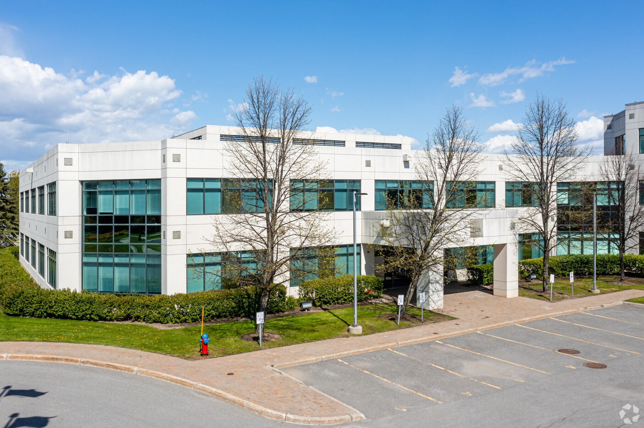 1125 Innovation Dr, Ottawa, ON for lease Primary Photo- Image 1 of 7