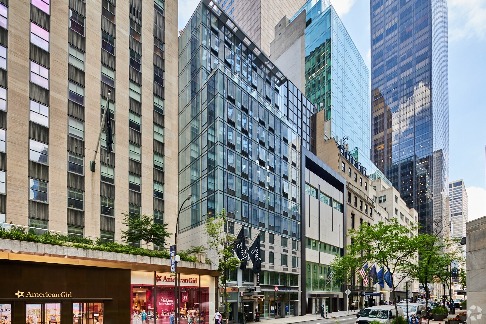 11-13 W 51st St, New York, NY à louer Photo principale- Image 1 de 7