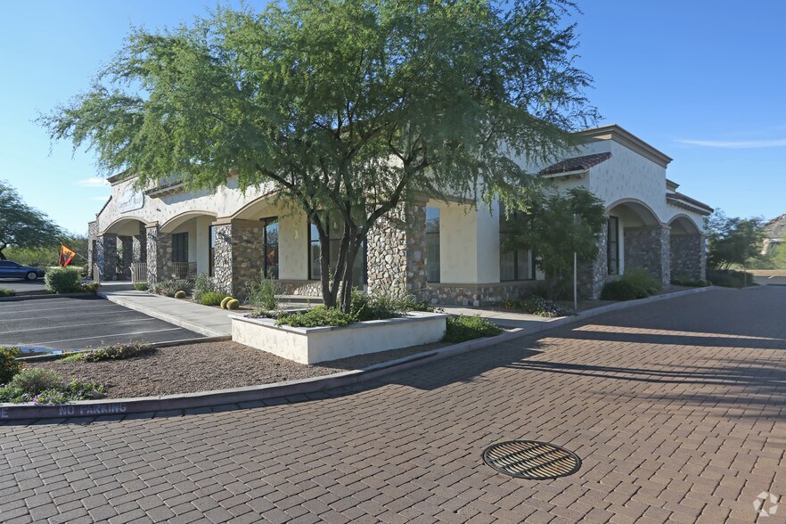7509 E Cave Creek Rd, Carefree, AZ à louer - Photo du bâtiment - Image 3 de 7