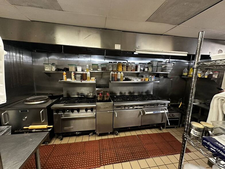 1128-1142 Valencia St, San Francisco, CA for lease - Building Photo - Image 3 of 7