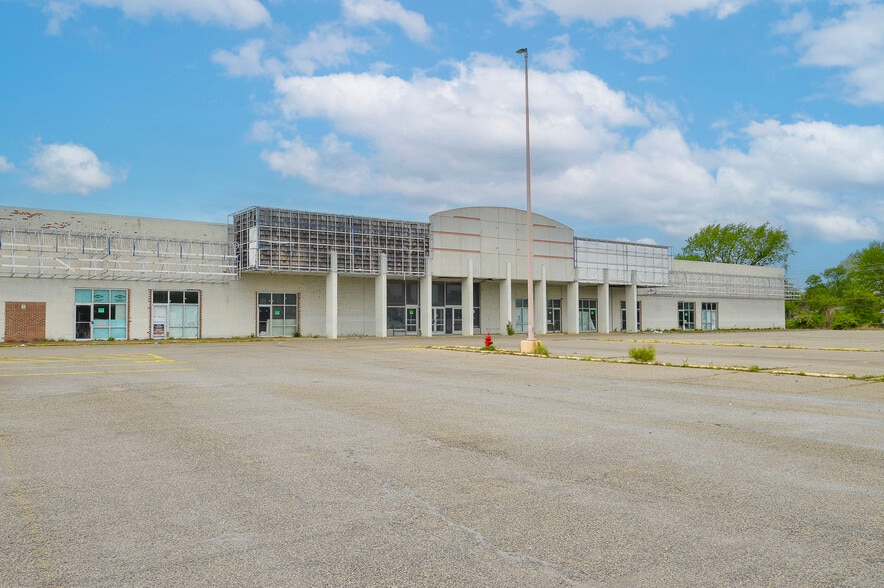 1200 Camp Jackson Road, Cahokia Heights, IL for sale - Building Photo - Image 2 of 15