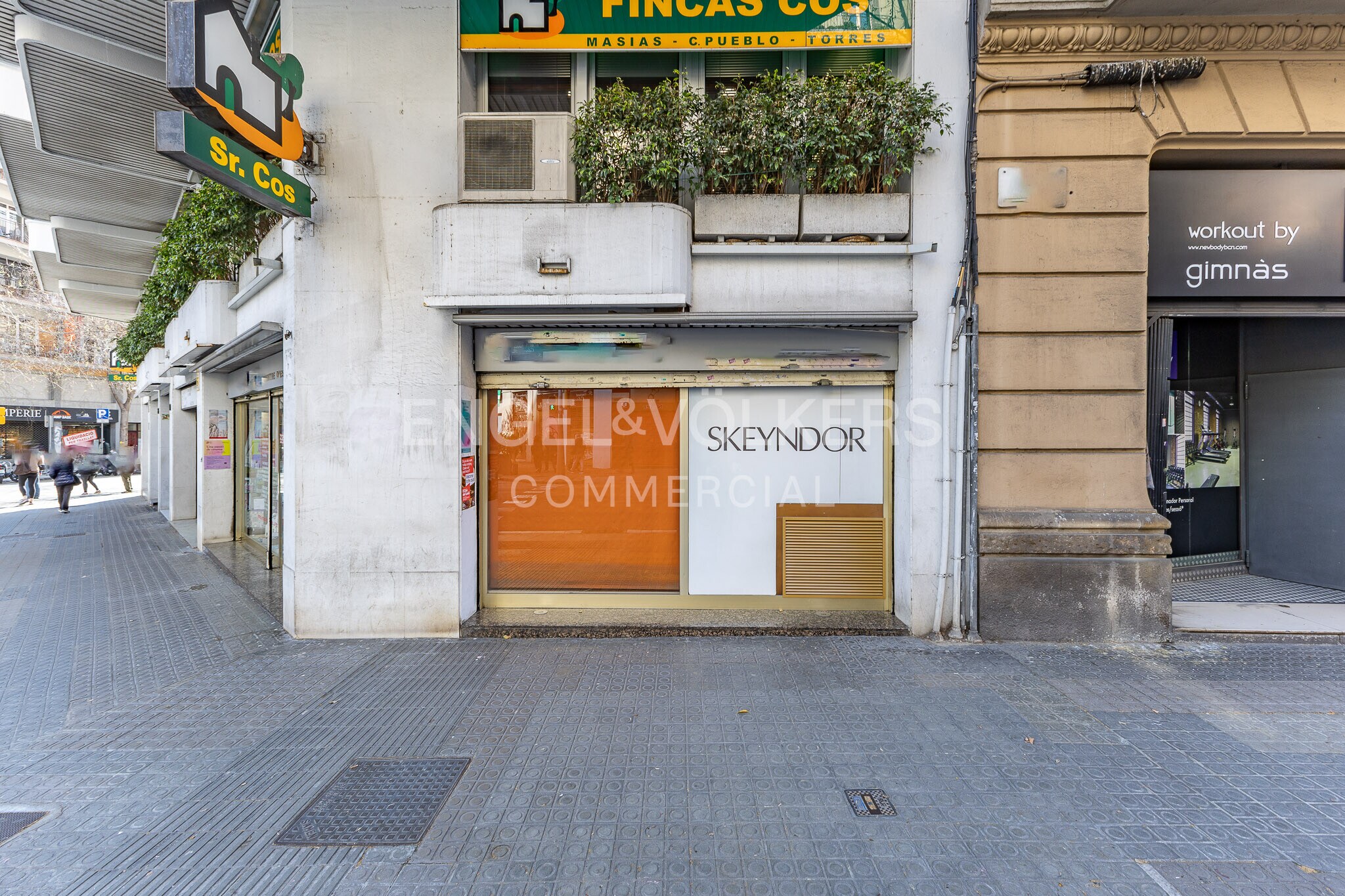 Retail in Barcelona, Barcelona for lease Primary Photo- Image 1 of 10