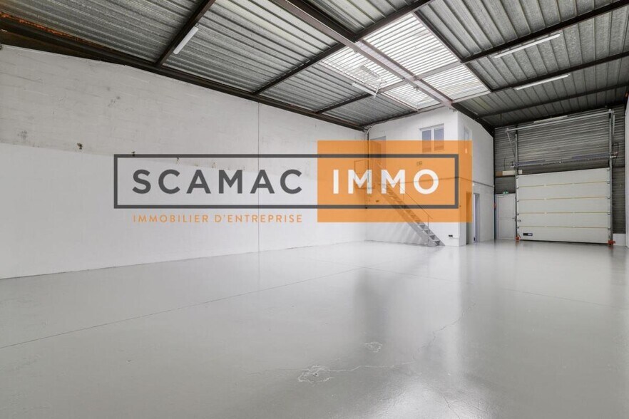 Flex in SAINT-OUEN-L'AUMONE for lease - Interior Photo - Image 2 of 2