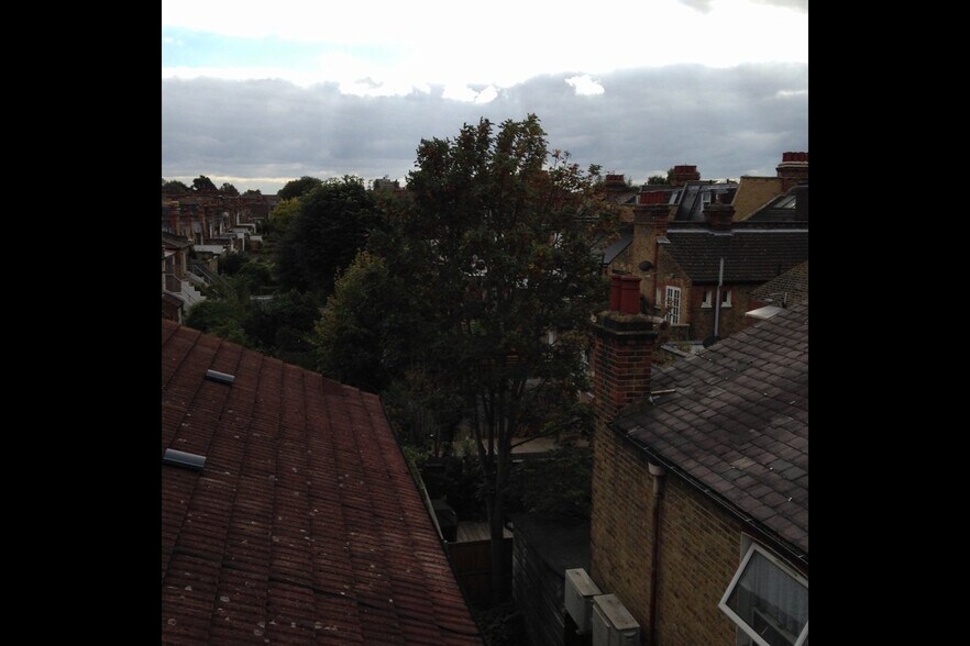 143 Franciscan Rd, Londres à vendre - Photo du bâtiment - Image 2 de 20