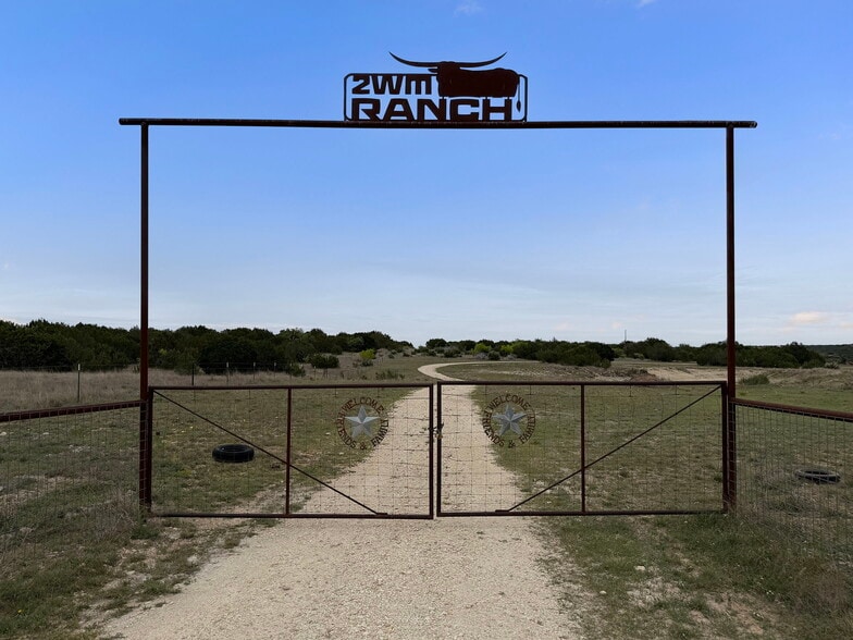 15040 County Road 2200 rd, Lometa, TX for sale - Building Photo - Image 1 of 75