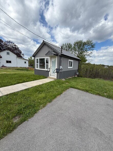 111 Steubenville Pike, Burgettstown, PA à vendre - Photo du bâtiment - Image 2 de 9