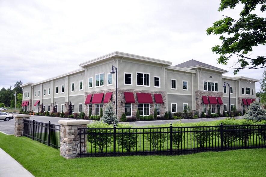 250 Delaware Ave, Delmar, NY à louer - Photo du bâtiment - Image 2 de 14