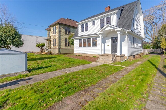 Plus de détails pour 1607 State St, Salem, OR - Bureau à vendre