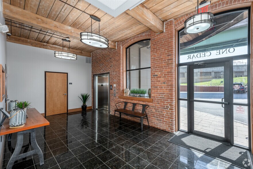 1 Cedar St, Providence, RI à louer - Hall d’entrée - Image 3 de 64