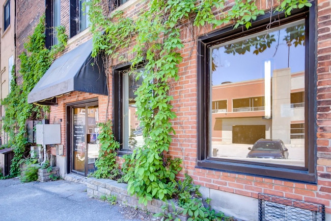 Plus de détails pour 75 Prom Du Portage, Gatineau, QC - Commerce de détail à vendre