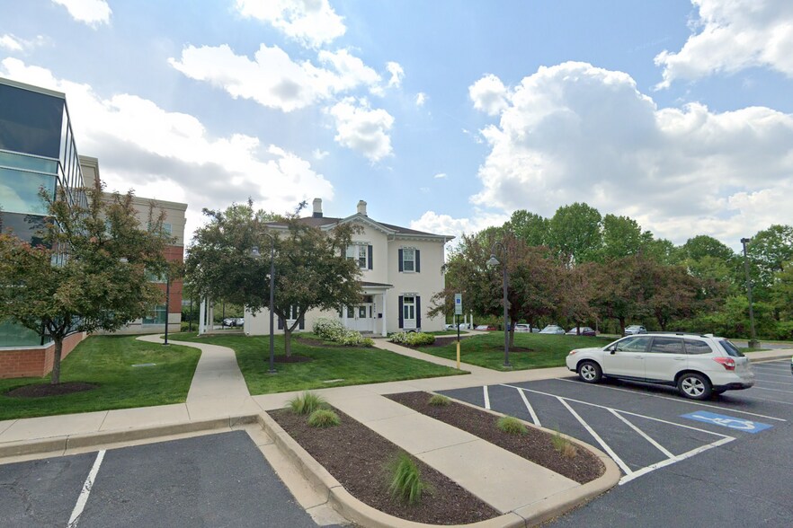 9254 Bendix Rd, Columbia, MD à louer - Photo du bâtiment - Image 3 de 5