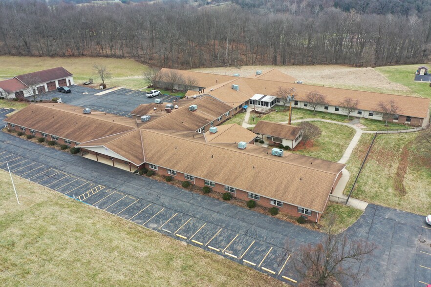 747 S Mount Vernon Ave, Loudonville, OH à vendre - Photo principale - Image 1 de 1