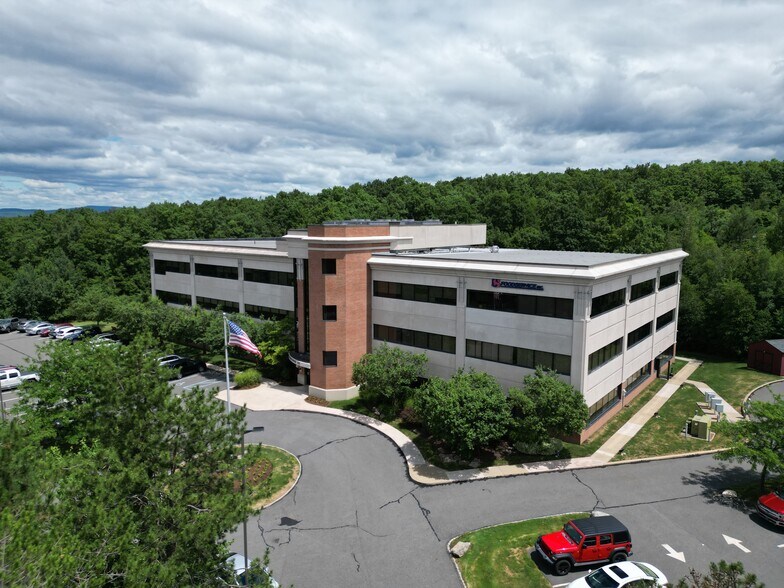 613 Baltimore Dr, Wilkes Barre, PA à vendre - Aérien - Image 2 de 20