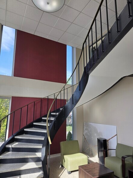 135 W Dorothy Ln, Kettering, OH à vendre - Photo intérieure - Image 3 de 19