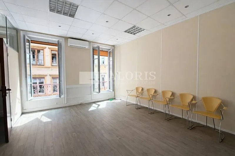 19 Rue De L'Arbre Sec, Lyon for lease - Interior Photo - Image 3 of 12