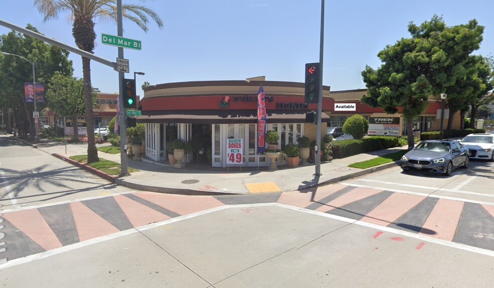 319 S Arroyo Pky, Pasadena, CA à louer - Photo du bâtiment - Image 3 de 7