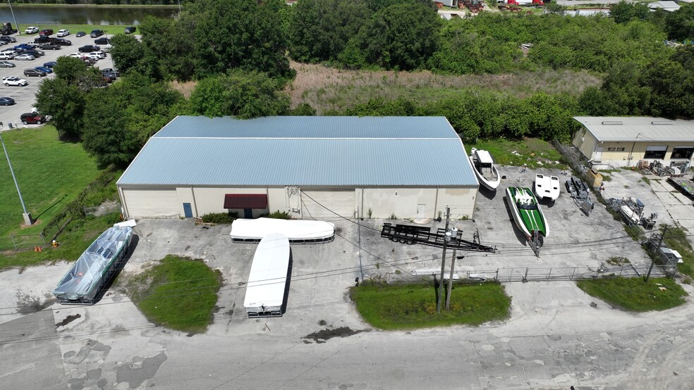 205 Complex Dr, Lakeland, FL for lease - Building Photo - Image 2 of 12