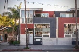 1324 Abbot Kinney Blvd, Venice, CA for lease Building Photo- Image 1 of 11