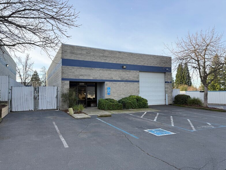 3286 Swetzer Rd, Loomis, CA à louer - Photo principale - Image 1 de 3