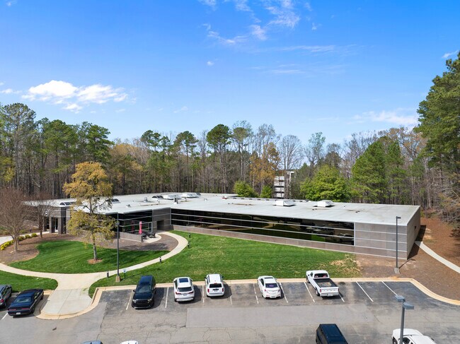 Plus de détails pour 301 Gregson Dr, Cary, NC - Flex à vendre