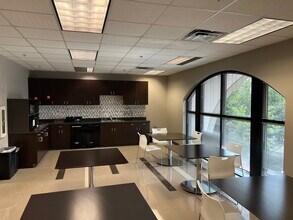 115 East Park Dr, Brentwood, TN for lease Building Photo- Image 1 of 8