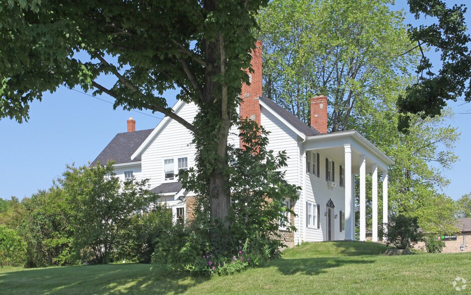 56 W Main St, Amelia, OH à louer - Photo du bâtiment - Image 2 de 2