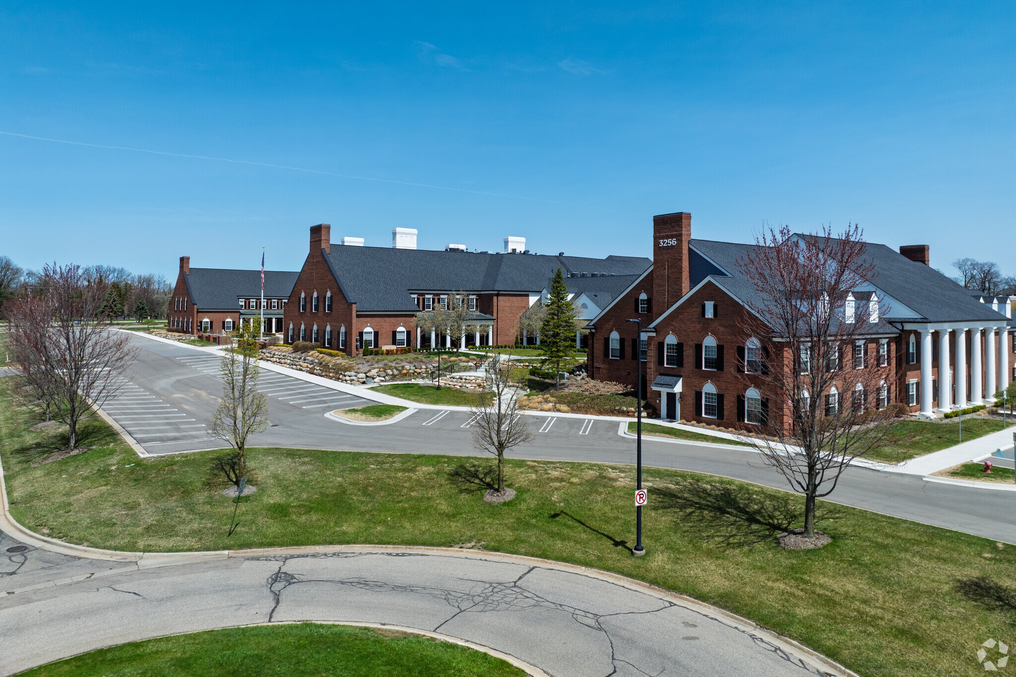 3250-3256 University Dr, Auburn Hills, MI for lease Primary Photo- Image 1 of 6