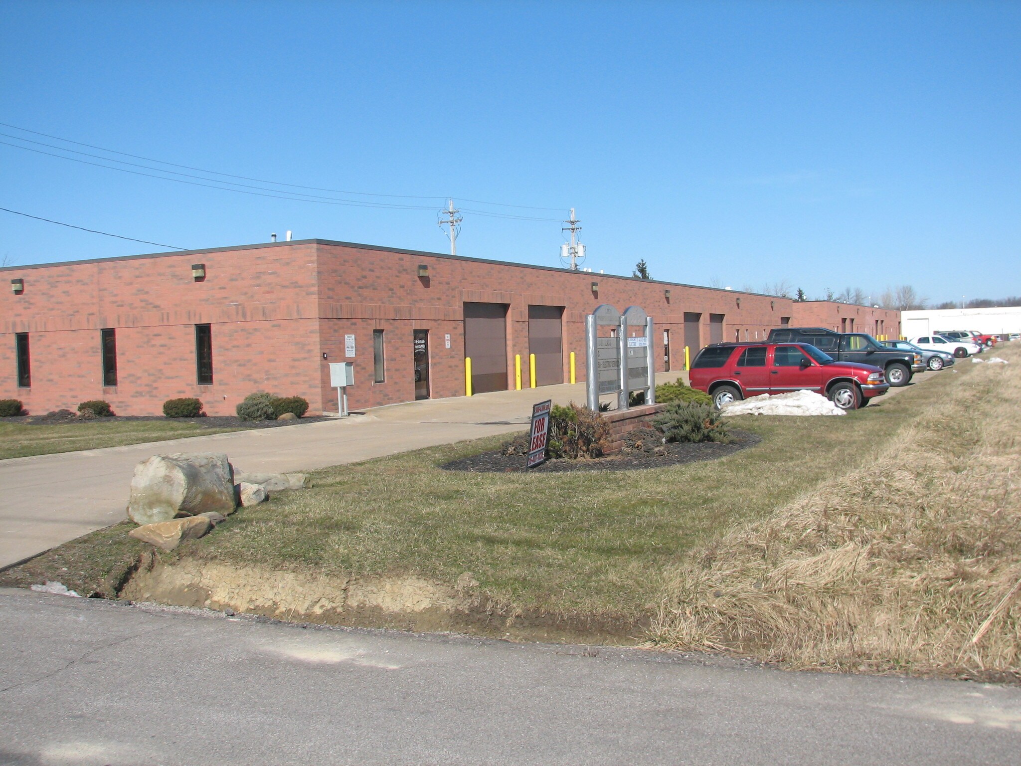 7451-7457 Clover Ave, Mentor, OH for lease Primary Photo- Image 1 of 5