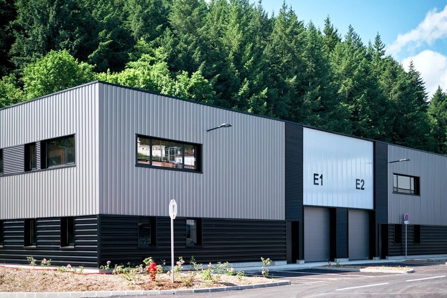 17 Rue De Paris, Tarare for sale - Primary Photo - Image 1 of 2