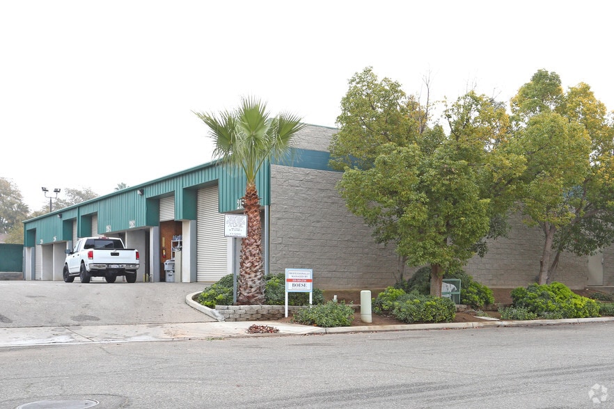 2170-2188 N Pleasant Ave, Fresno, CA for lease - Building Photo - Image 2 of 2