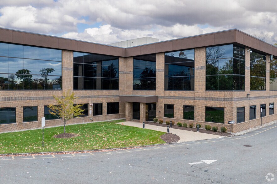 199 Pomeroy Rd, Parsippany, NJ à louer - Photo du bâtiment - Image 1 de 23