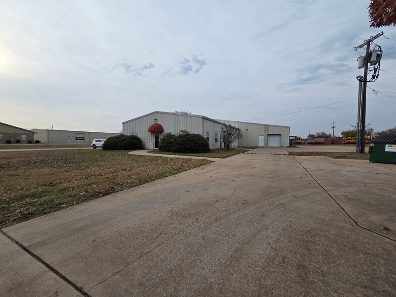 1000 Industrial Park Rd, Belton, TX à louer - Photo du bâtiment - Image 2 de 3