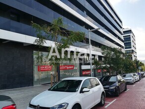 Commerce de détail dans Sant Just Desvern, Barcelona à louer Photo intérieure- Image 2 de 7