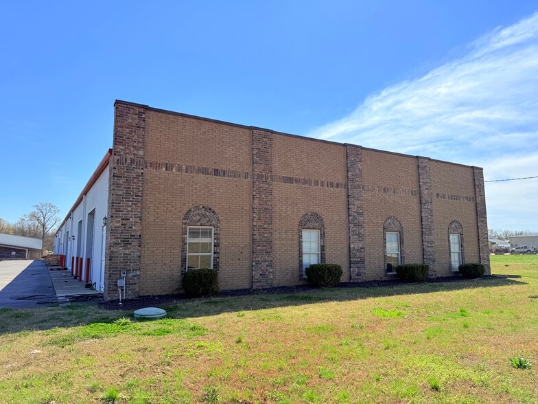 298 Quality Dr, Byhalia, MS for lease - Building Photo - Image 1 of 9